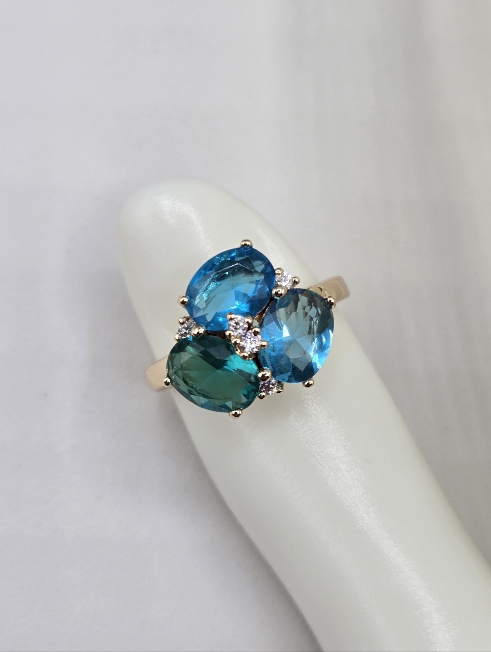 Swarovski Crystal Elements Gold Statement Ring Blue Zircon Green Size 6.75 Prom